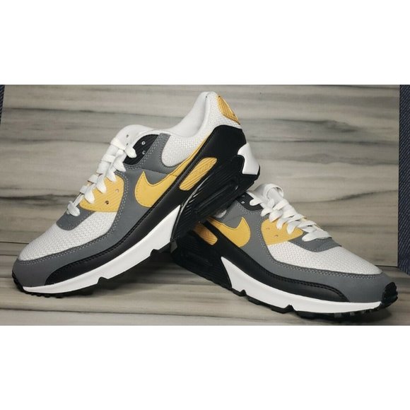 NIKE AIR MAX 90 MEN'S SIZE 10 NEW With BOX (no box top)!